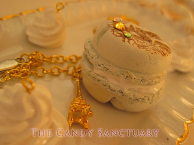 Adore Macaroon charm