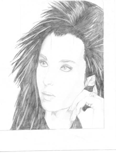 bill kaulitz looking adorable^^