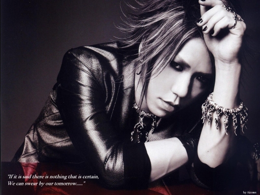Monochrome RED: Aoi